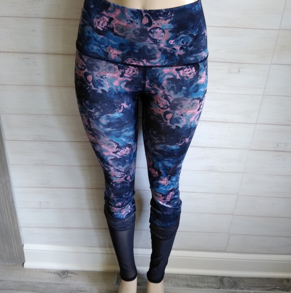 Lululemon floral Lion & Mesh Leggings - Picture 5 of 7